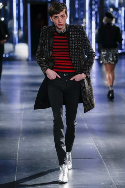Look 46